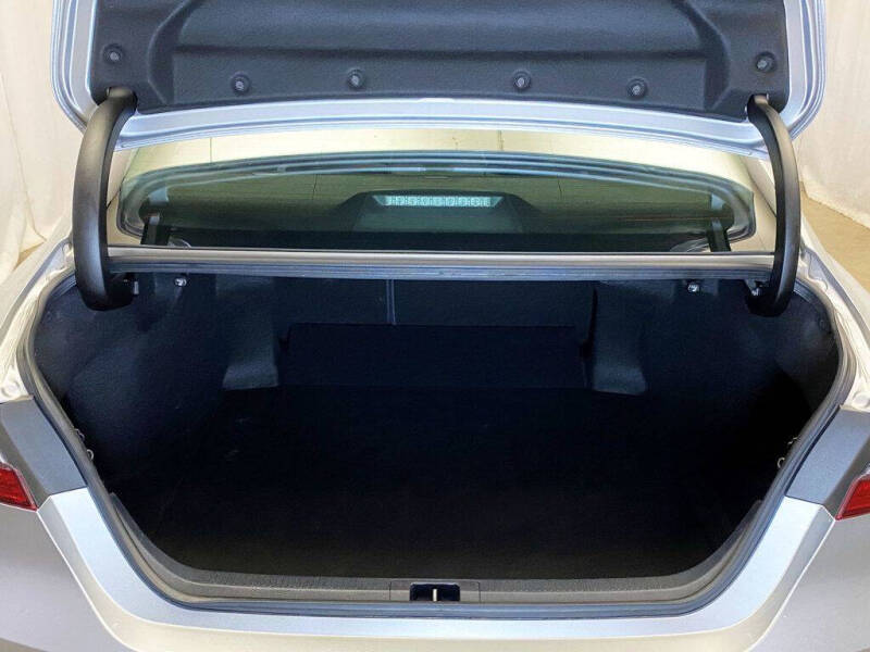 2022 Toyota Camry Hybrid XLE