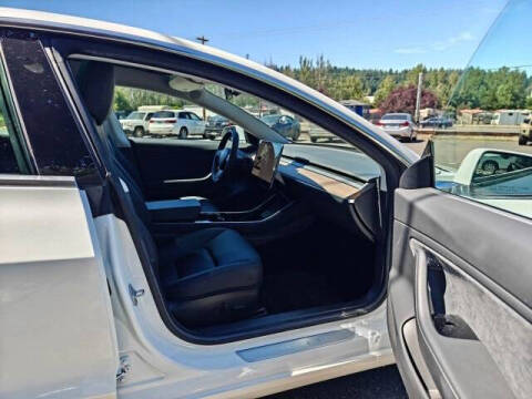 2019 Tesla Model 3 Mid Range