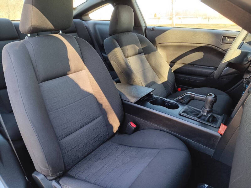 2007 Ford Mustang V6 Deluxe