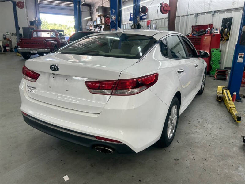 2017 Kia Optima LX