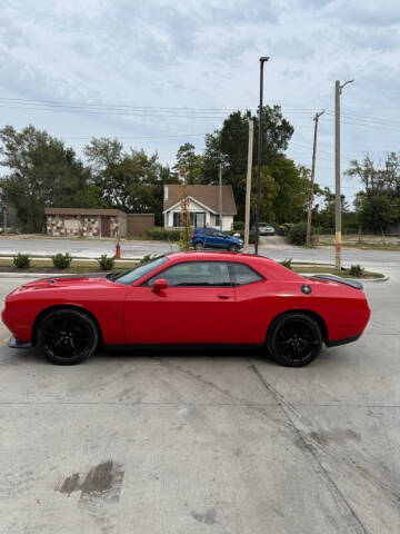 2017 Dodge Challenger SXT Plus