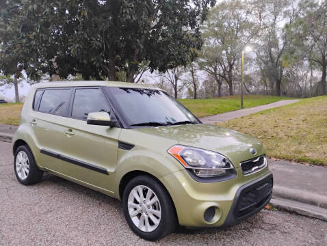 2013 Kia Soul +
