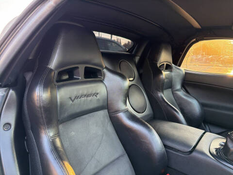 2004 Dodge Viper SRT-10