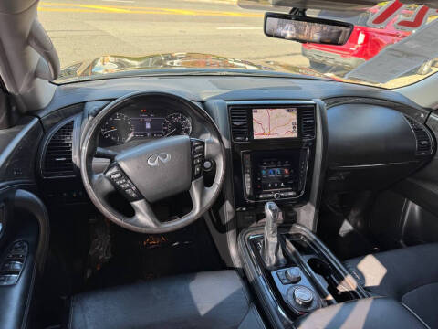 2021 Infiniti QX80 Luxe