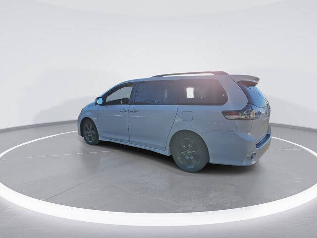 2016 Toyota Sienna