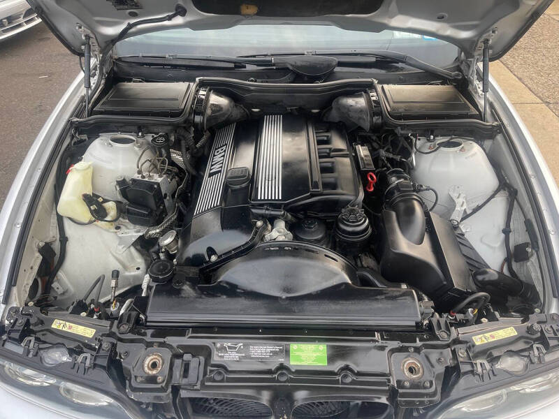 2003 BMW 5 Series 530i