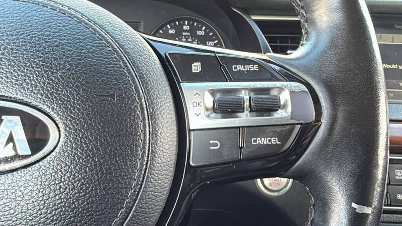 2017 Kia Cadenza Premium