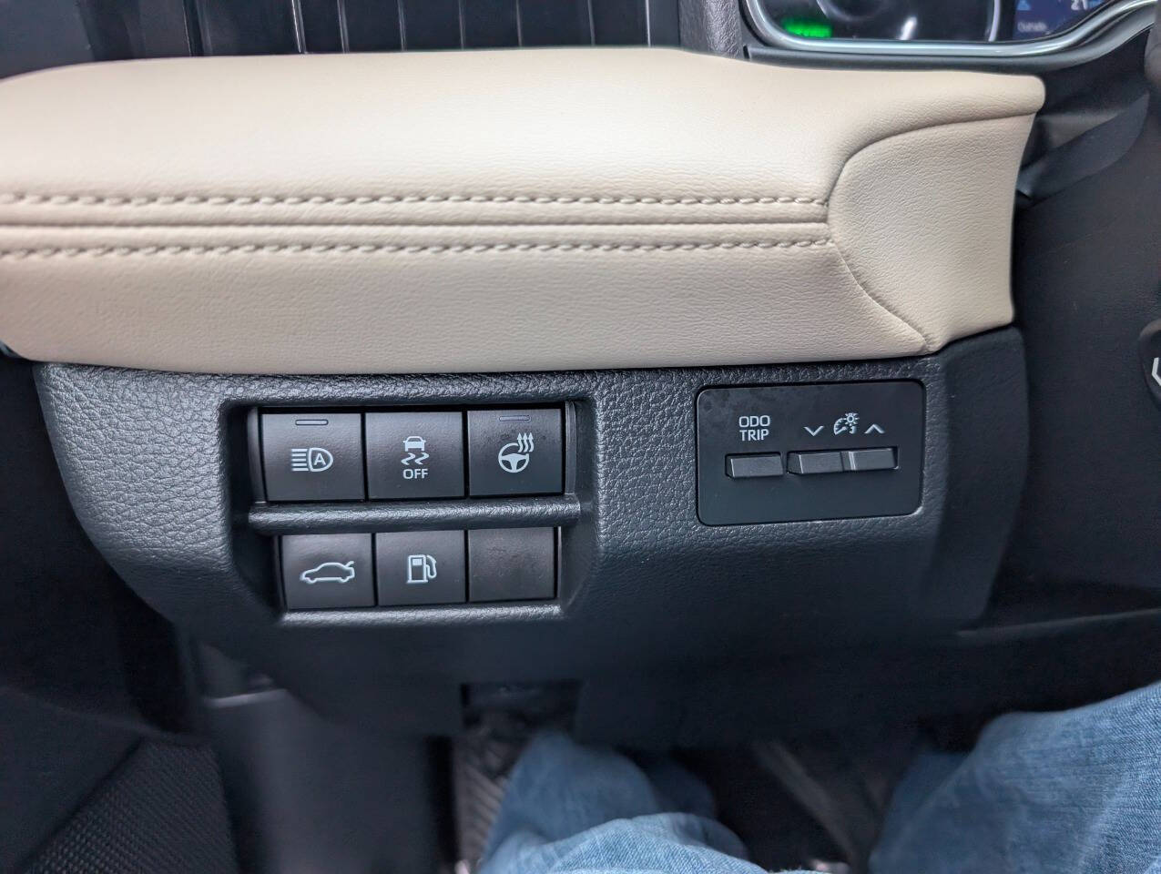 used 2019 Toyota Avalon Hybrid car, priced at $29,999