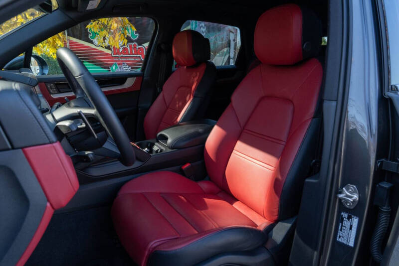 2025 Porsche Cayenne