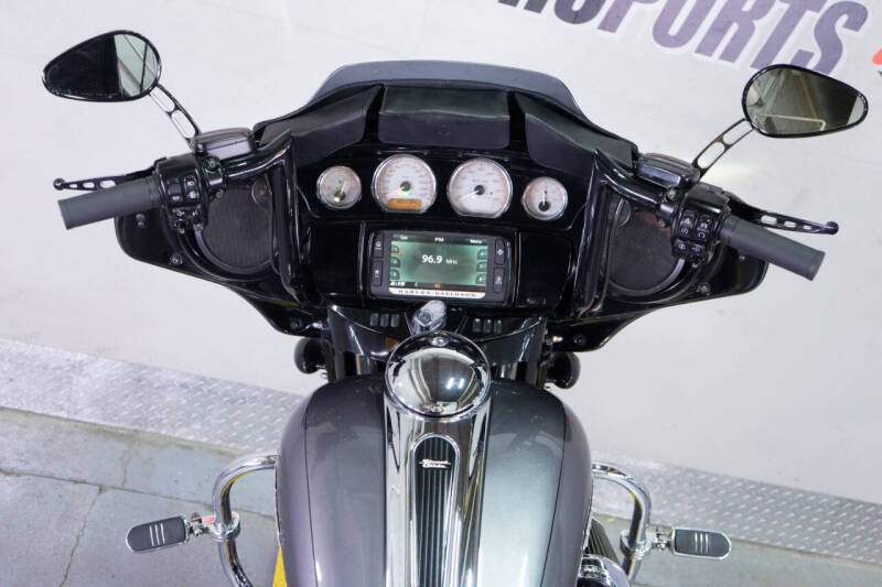 2014 Harley-Davidson Street Glide Special