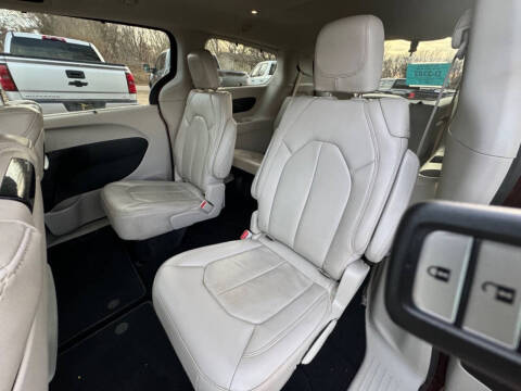 2017 Chrysler Pacifica Touring-L Plus