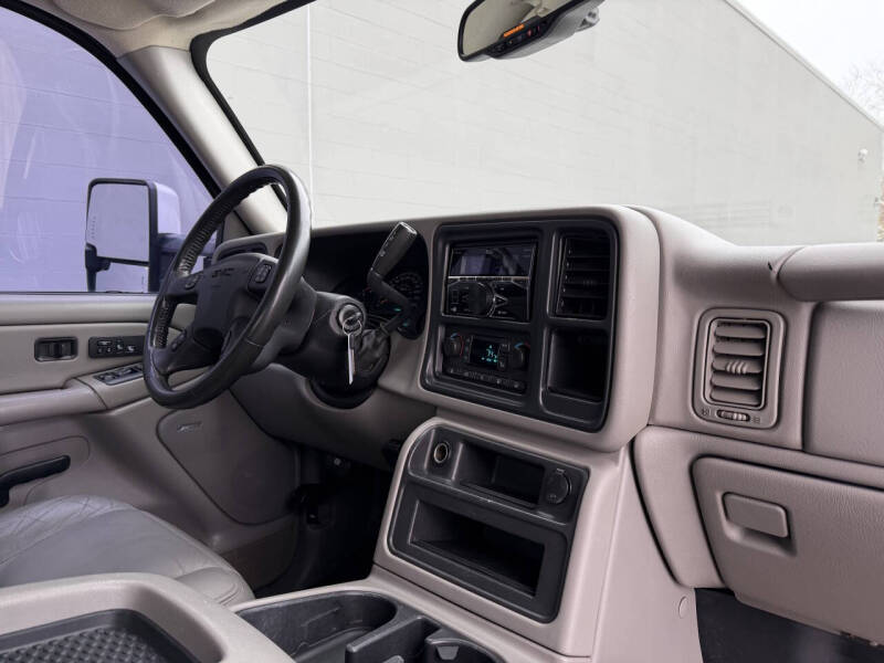 2004 GMC Sierra 2500HD SLT