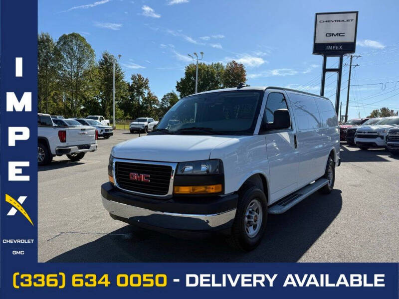 2023 GMC Savana Cargo Work Van's photo