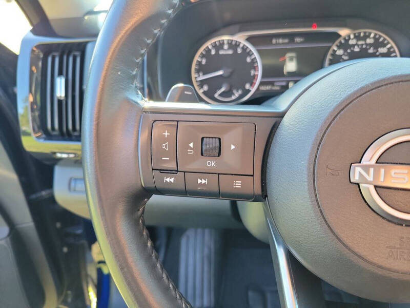 2024 Nissan Pathfinder SV