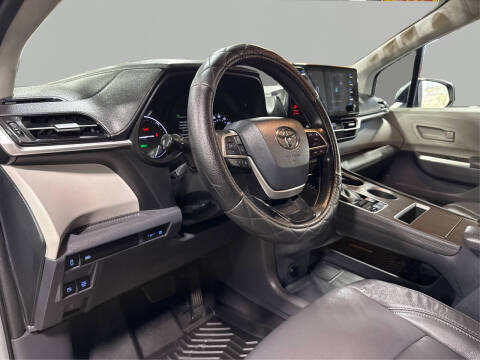 2021 Toyota Sienna LE 8-Passenger