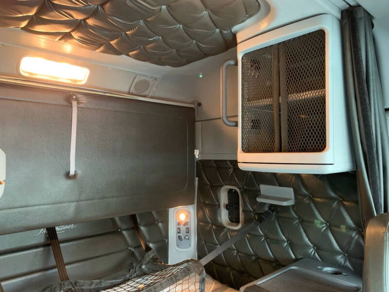 2010 Freightliner Columbia 120