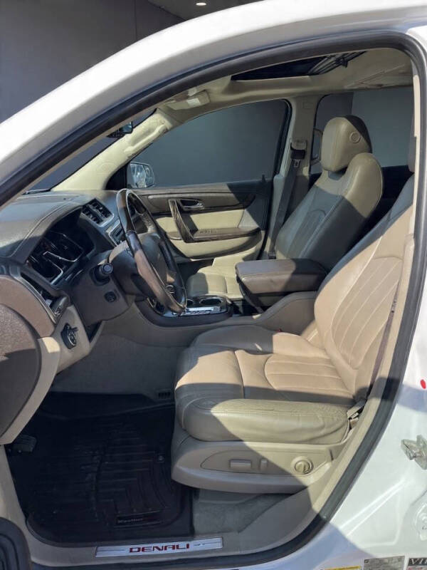 2016 GMC Acadia Denali