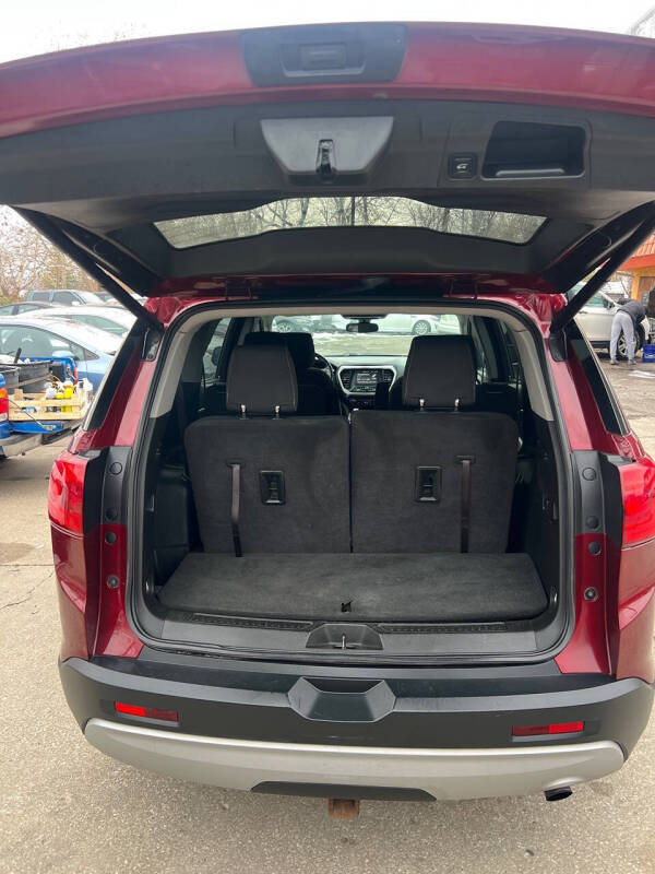 2017 GMC Acadia SLE-2