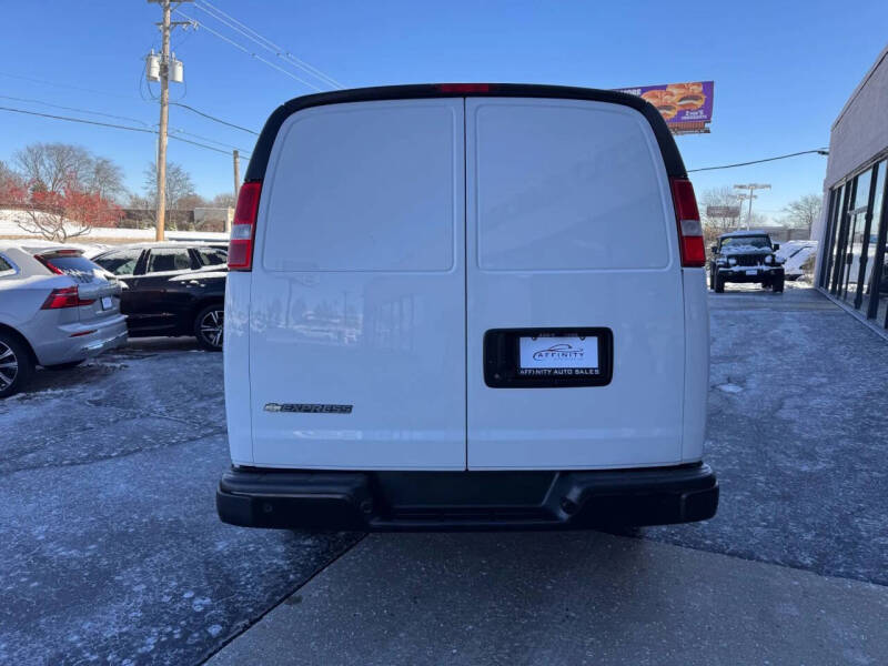 2021 Chevrolet Express 2500