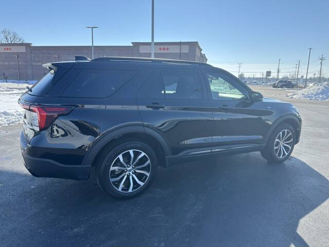 2025 Ford Explorer ST-Line