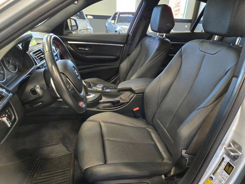 2017 BMW 3 Series 330i xDrive