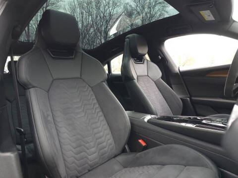 2023 Audi e-tron GT quattro Premium Plus