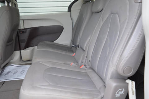 2017 Chrysler Pacifica LX