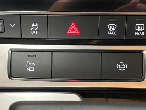 2021 Audi e-tron quattro Premium