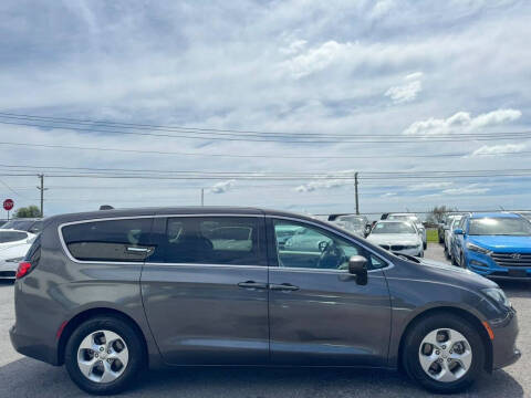 2017 Chrysler Pacifica LX