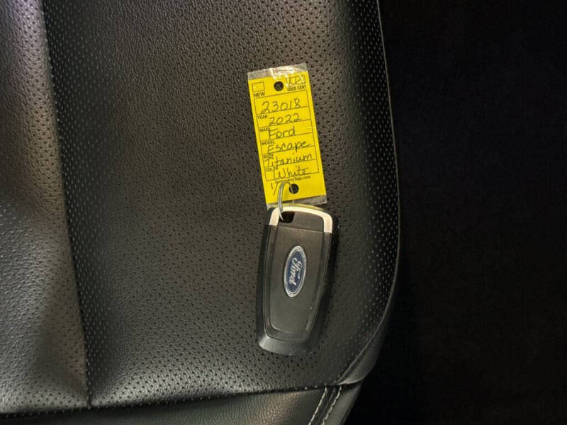 2022 Ford Escape Titanium