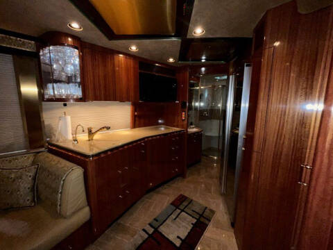 2005 Prevost XL2