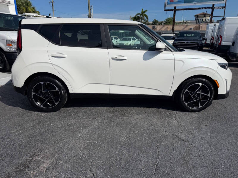 2023 Kia Soul EX