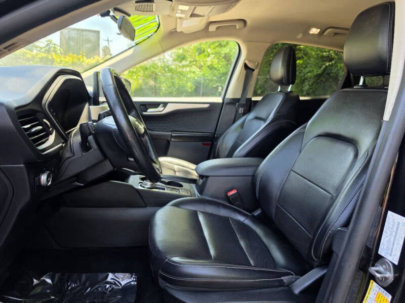 2020 Ford Escape SEL