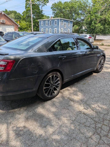 2019 Ford Taurus Limited