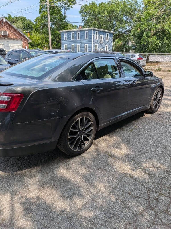 2019 Ford Taurus Limited