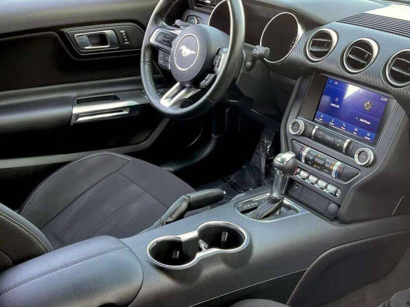 2022 Ford Mustang EcoBoost