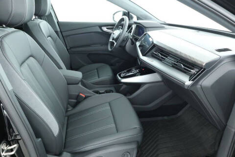 2025 Audi Q4 e-tron quattro Premium 55