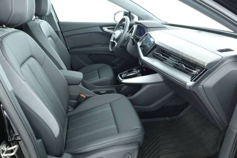 2025 Audi Q4 e-tron quattro Premium 55