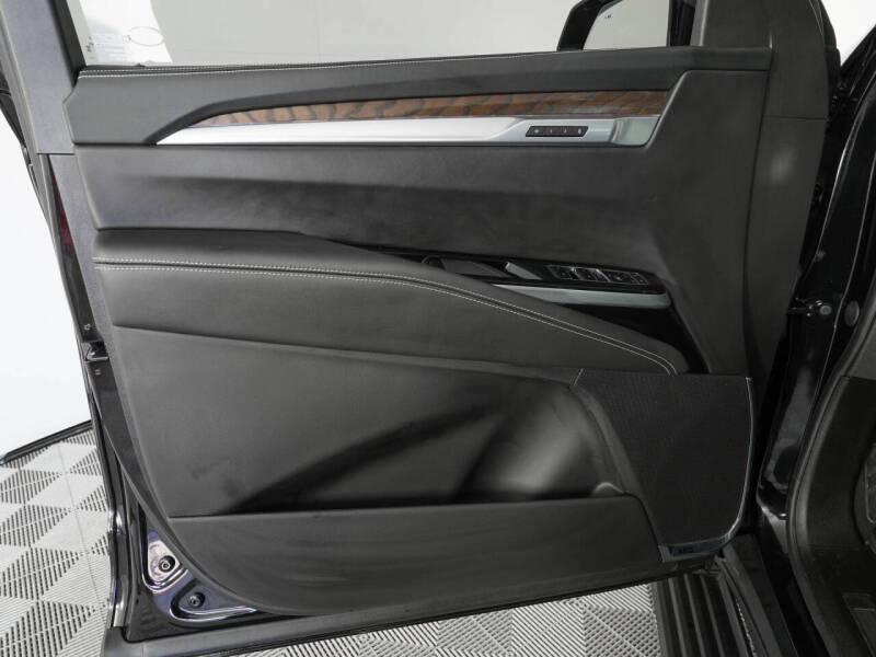 2025 Cadillac Escalade Sport Platinum