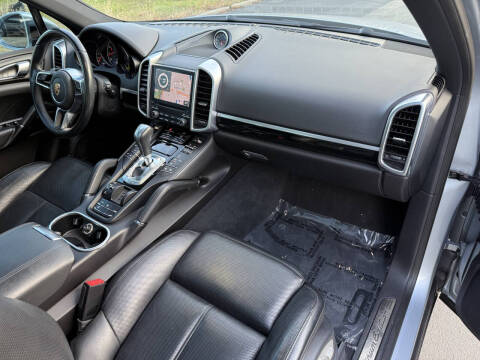 2018 Porsche Cayenne Platinum Edition