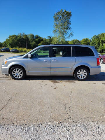 2013 Chrysler Town and Country for sale at WESTSIDE GARAGE LLC in Keokuk IA
