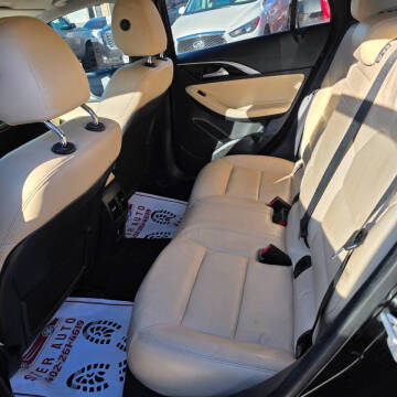 2017 Infiniti QX30 Premium