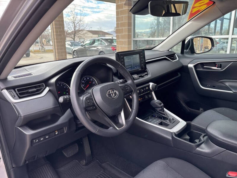 2020 Toyota RAV4 XLE