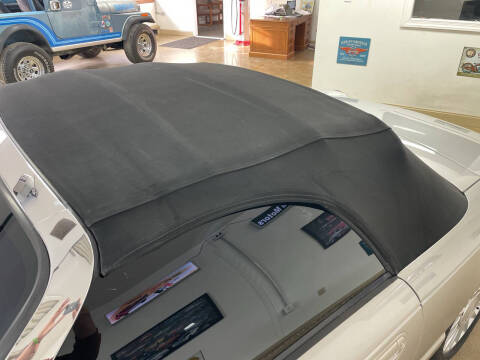 2004 Ford Thunderbird Deluxe