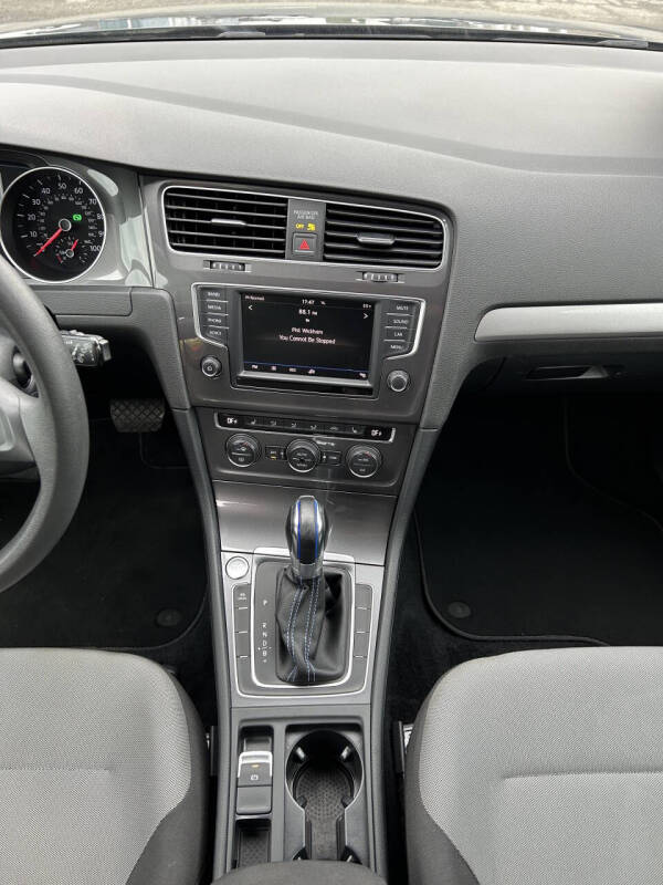 2016 Volkswagen e-Golf SE