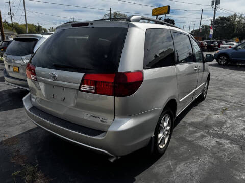 2005 Toyota Sienna LE 7 Passenger