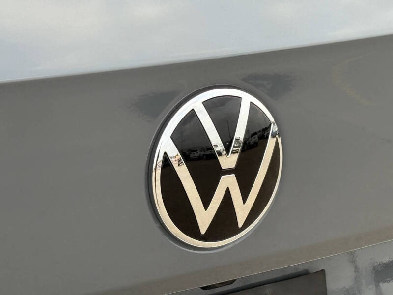 2024 Volkswagen Taos SEL 4Motion