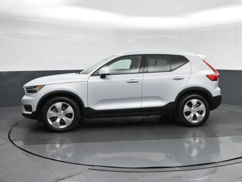 2021 Volvo XC40 T5 Momentum