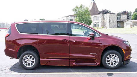 2023 Chrysler Pacifica Touring L