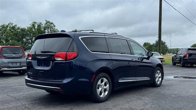 2017 Chrysler Pacifica Touring-L Plus